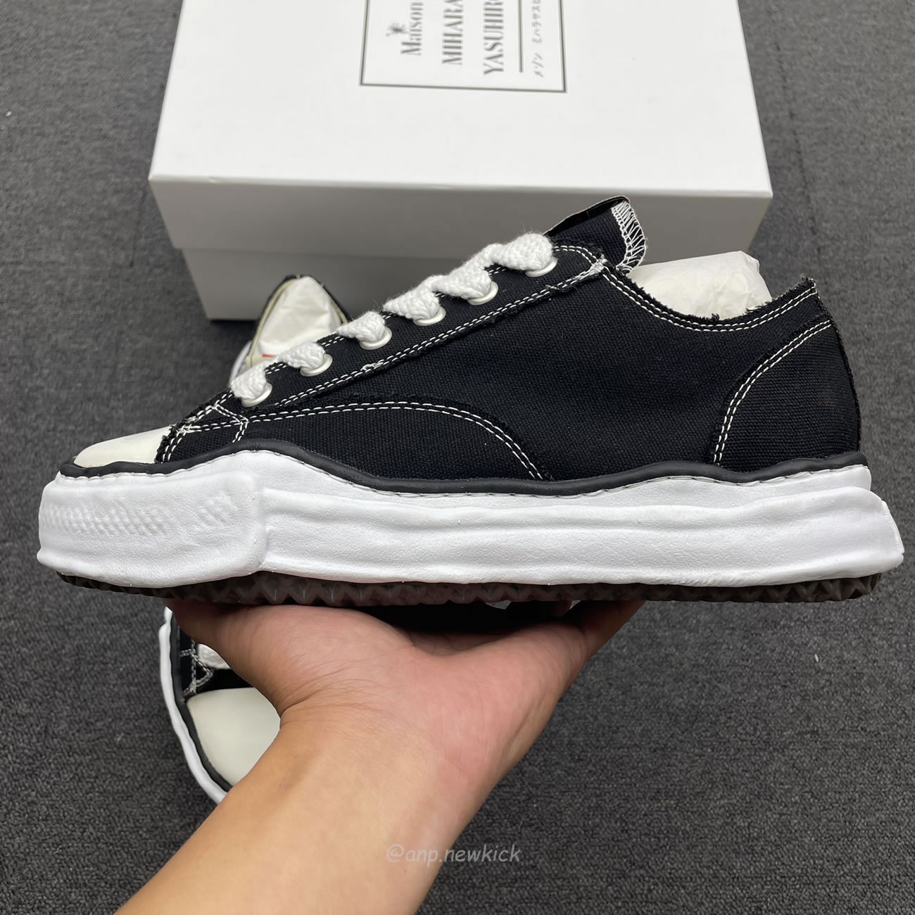 Maison Mihara Yasuhiro Hank Low Top Sneakers Black (15) - www.newkick.vip